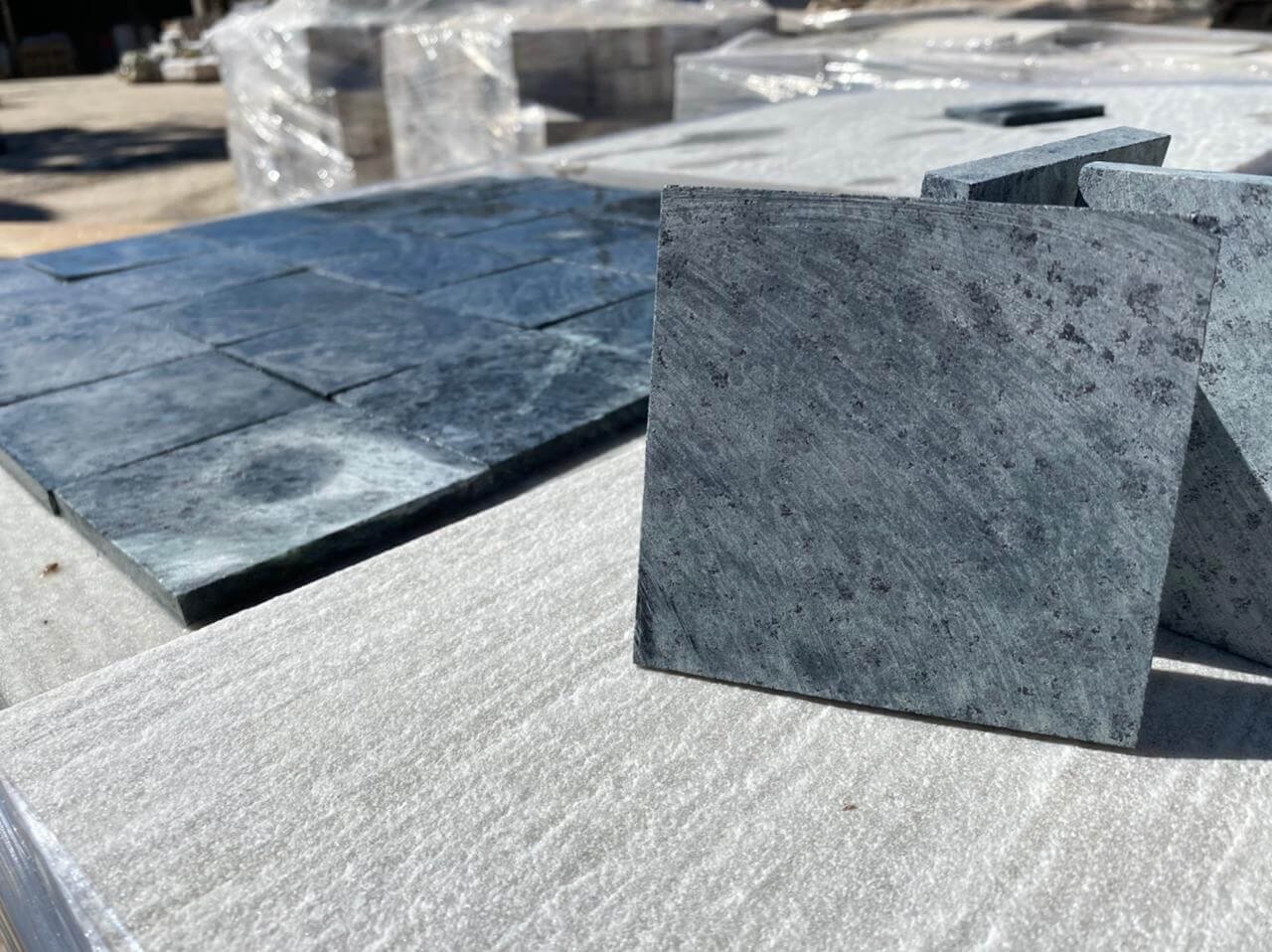 Revestimento de Piscina Pedra Hijau Brasil, da fábrica Hijau Brasil