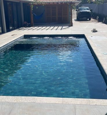 Revestimento de Piscina Feito com a Pedra Hijau Nacional, da fábrica Hijau Brasil