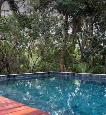 Revestimento de Piscina Feito com a Pedra Hijau Nacional, da fábrica Hijau Brasil